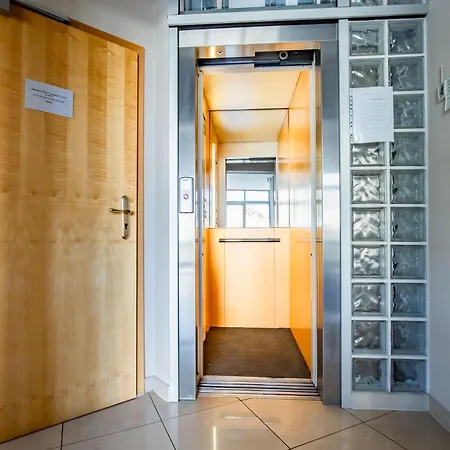 شقة Aparthotel City ترنافا