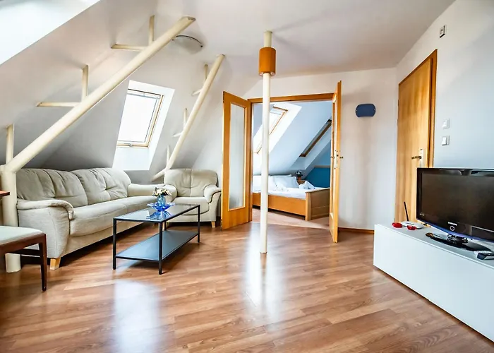 Aparthotel City 3* Τρνάβα